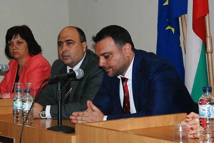 Работим с румънците по проекта на мост при Никопол