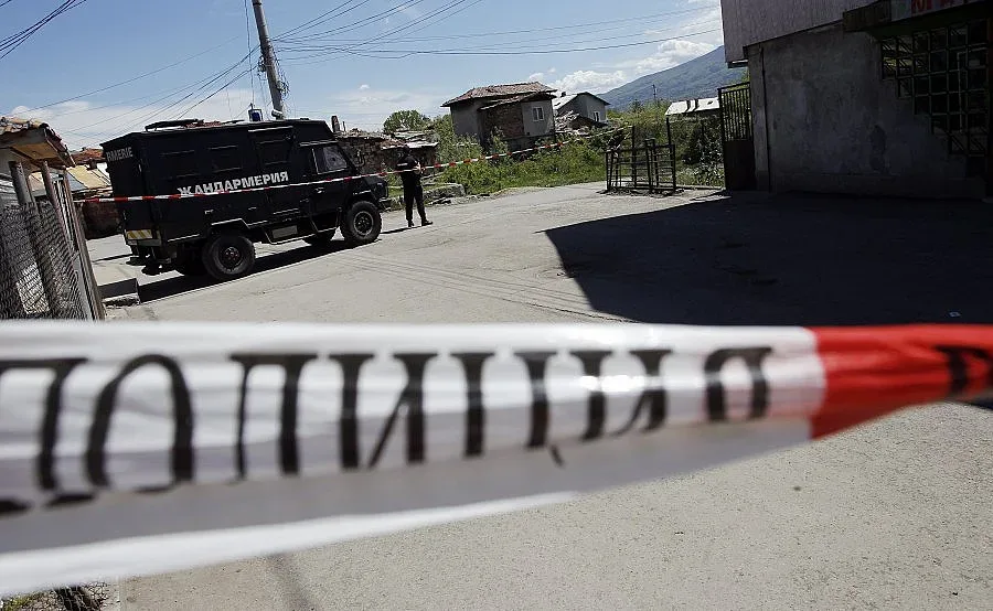 Жандармерия спира ромска вендета във "Факултета" (ОБЗОР)