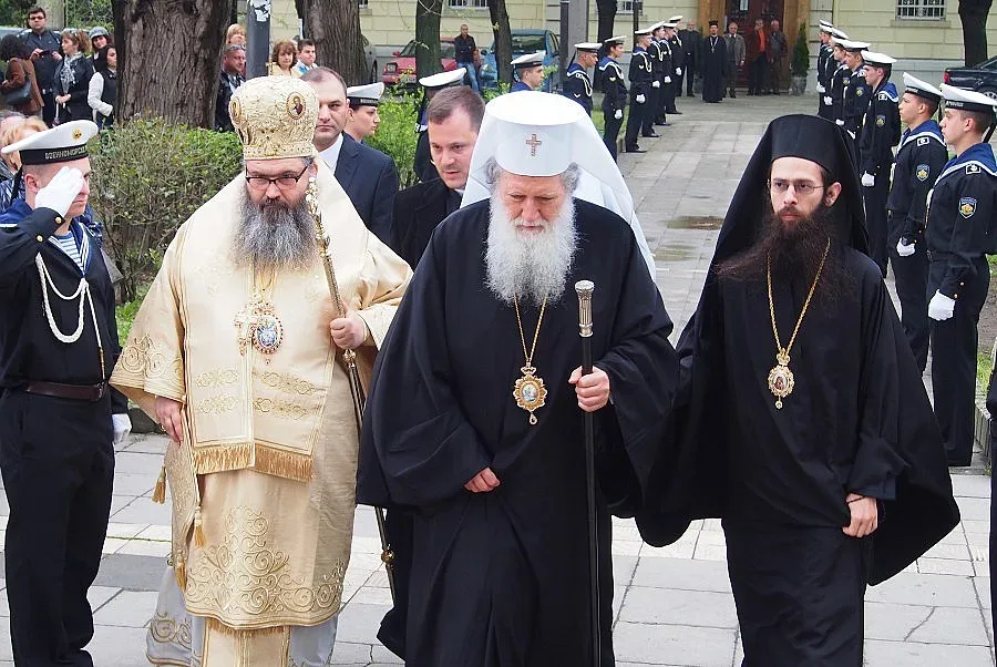 Шпалир от матроси за патриарх Неофит