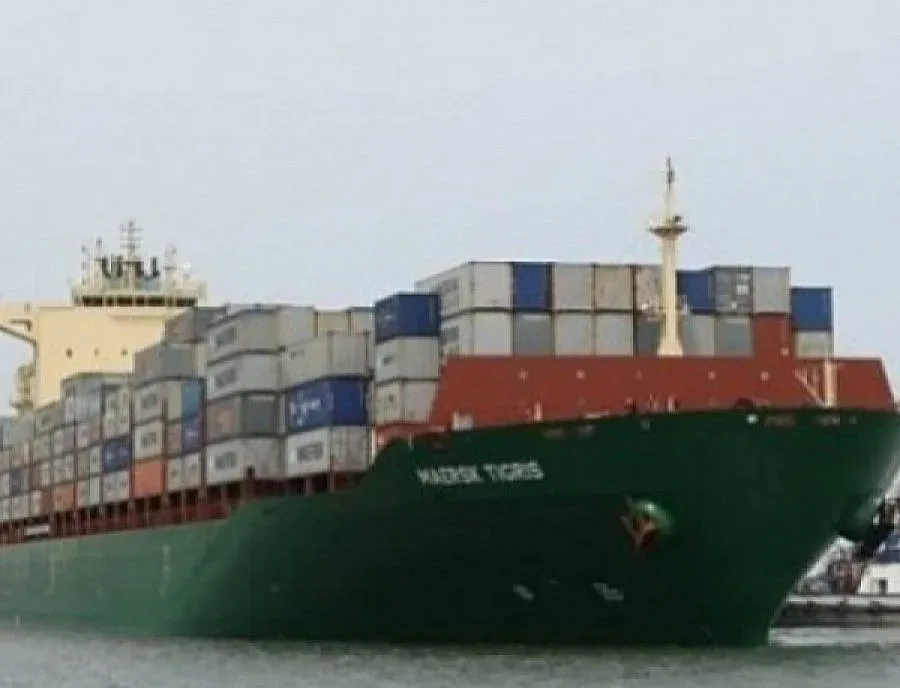 Корабът в Иран задържан заради $10 млн.