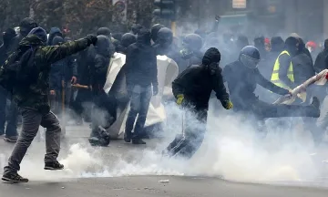 30 000 на протест в Милано