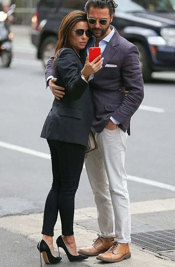 Лонгория примира от щастие с Хосе 