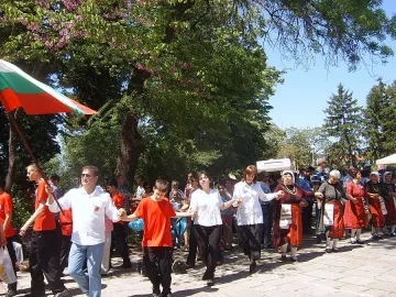Първомайското надиграване в Кърджали   
