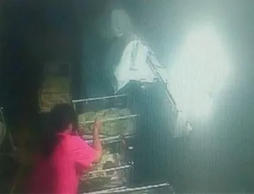 Пребитата Никол вече се храни с биберон