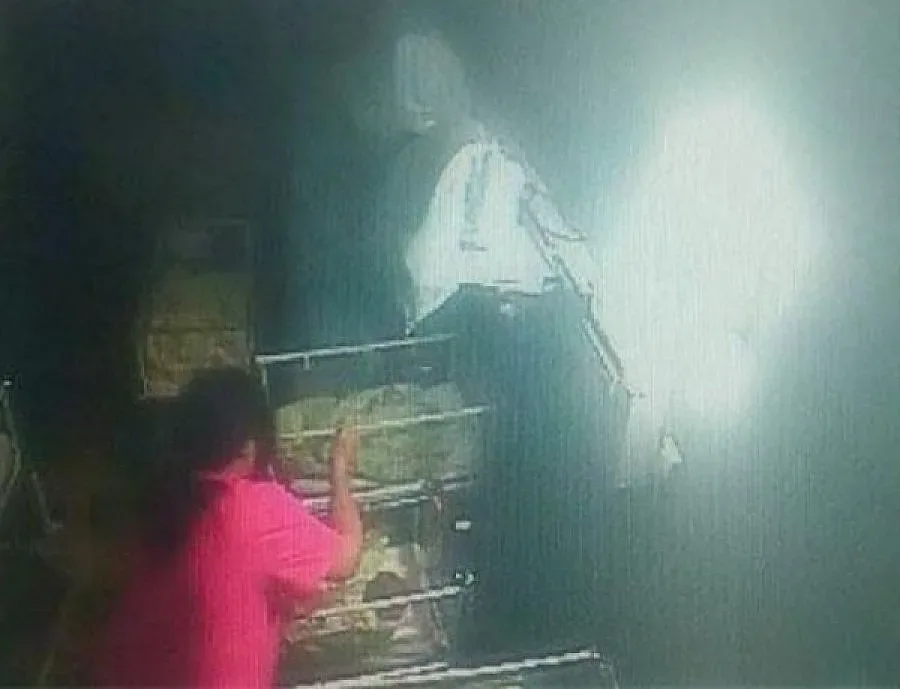 Пребитата Никол вече се храни с биберон