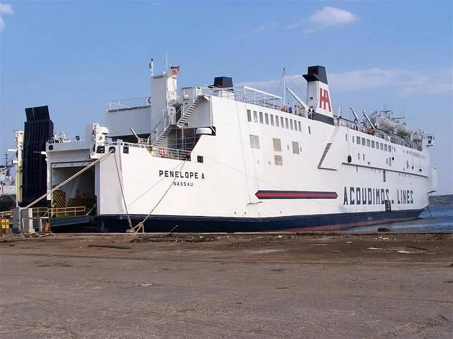 Фериботите в Гърция стачкуват