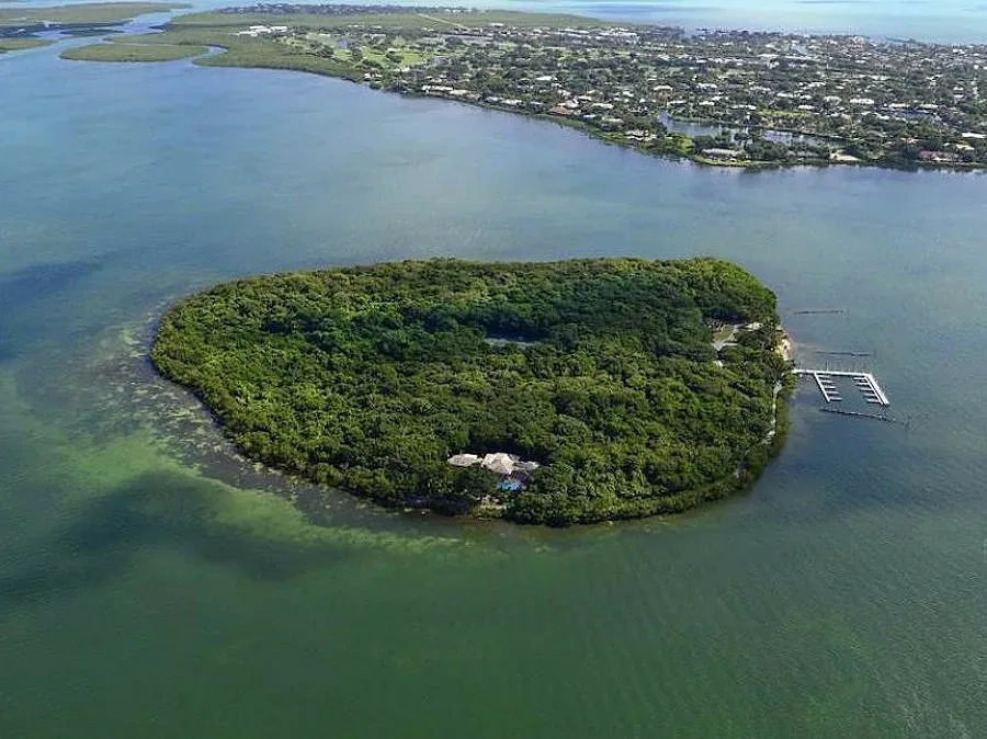 Продават остров за $110 млн.