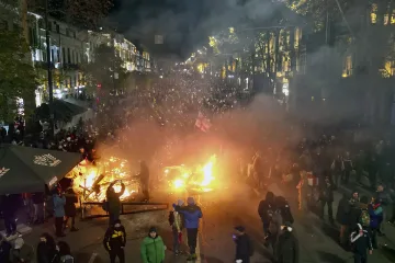 Грузия пламна! Хиляди на протест /СНИМКИ/