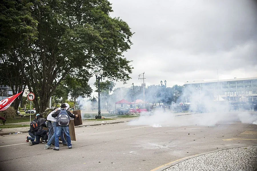Безредици в Бразилия, има ранени
