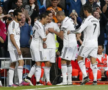 "Реал" диша във врата на "Барса" след класика над "Алмерия"