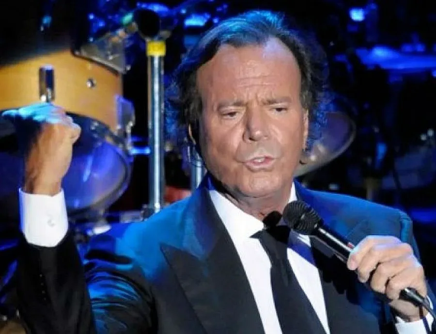 Лоша новина за Хулио Иглесиас, какво го сполетя