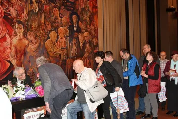 Опашка за автографи от Вагенщайн