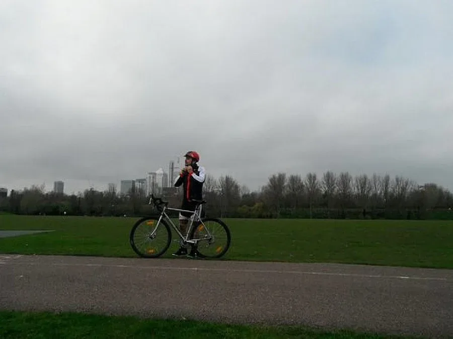 Бургазлия тръгна към Лондон с колело