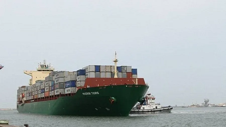 Иран задържа кораб с български капитан