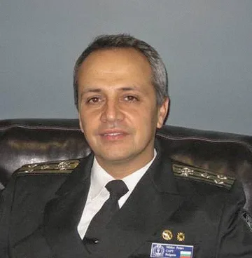 Шефът на Военна академия поема ВМС