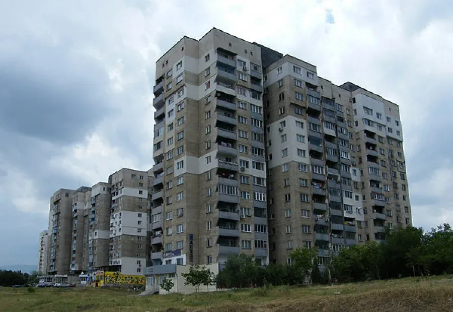 Санират безплатно и отделни входове