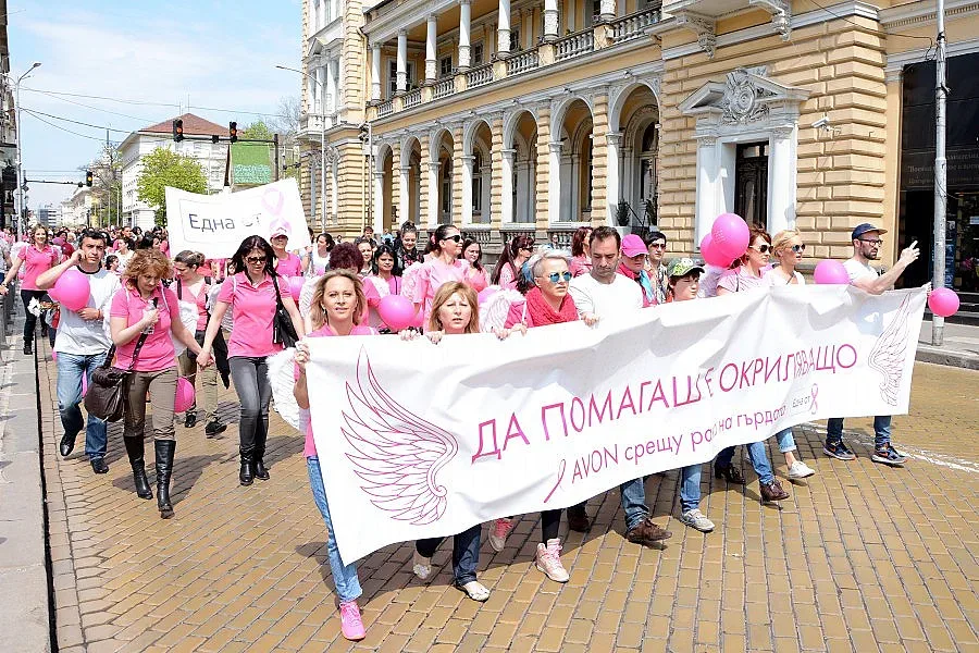 Над 1500 души се включиха в поход срещу рак на гърдата