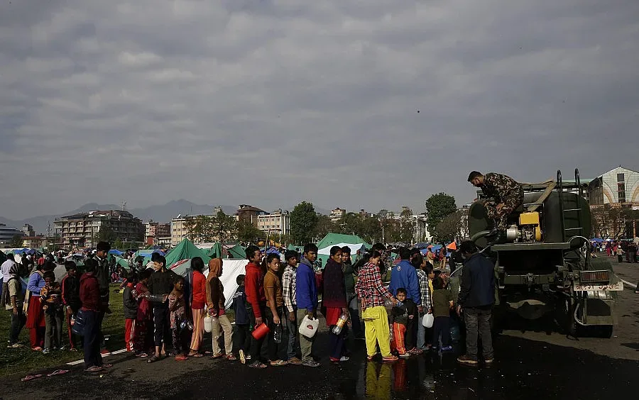 Жертвите в Непал вече са над 3200