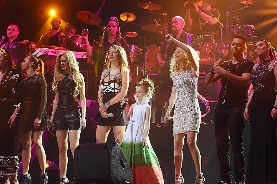 "Ку-ку бенд" разби "Арената", Крисия обра овациите