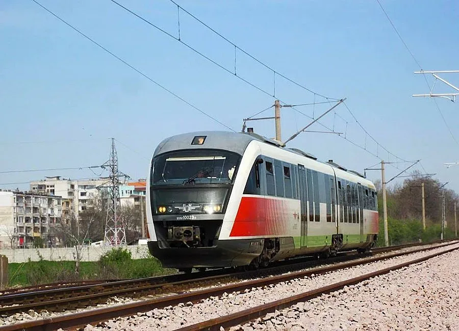 БДЖ качва касиери във влаковете