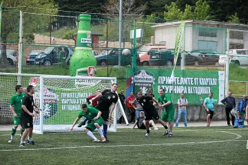 Ветераните на „розите" излъгаха бившите беройци