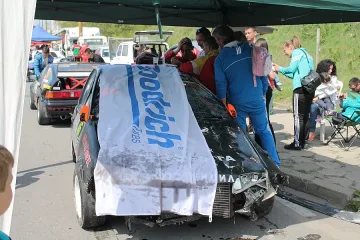 Пилот се отърва невредим в каскада на рали