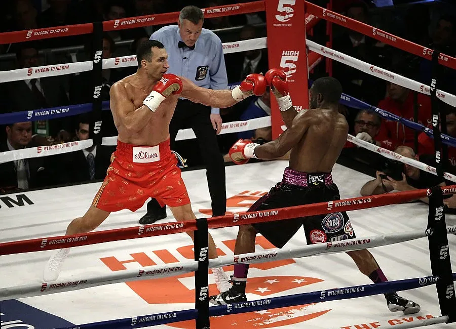 Кличко отстрани претендента Дженингс