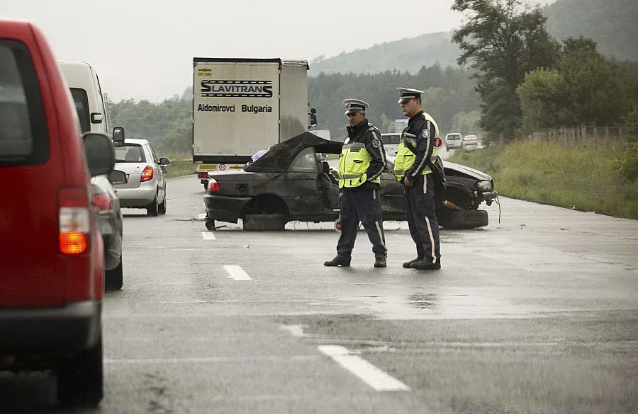 Протести в Бургас и София за войната по пътищата