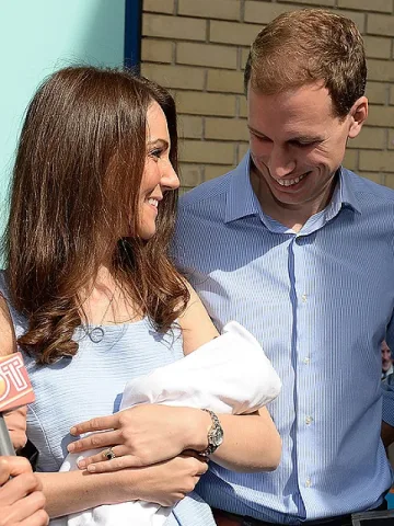 Кейт и Уилям шашнаха тълпата (СНИМКИ)