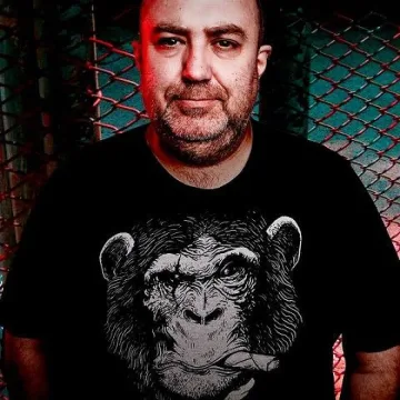 DJ Steven и DJ Smurf откриват партито на  Dirty Vegas в НДК