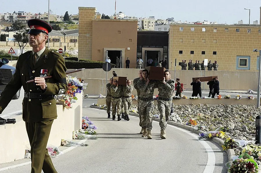 Имам и свещеник за бежанците от Титаника