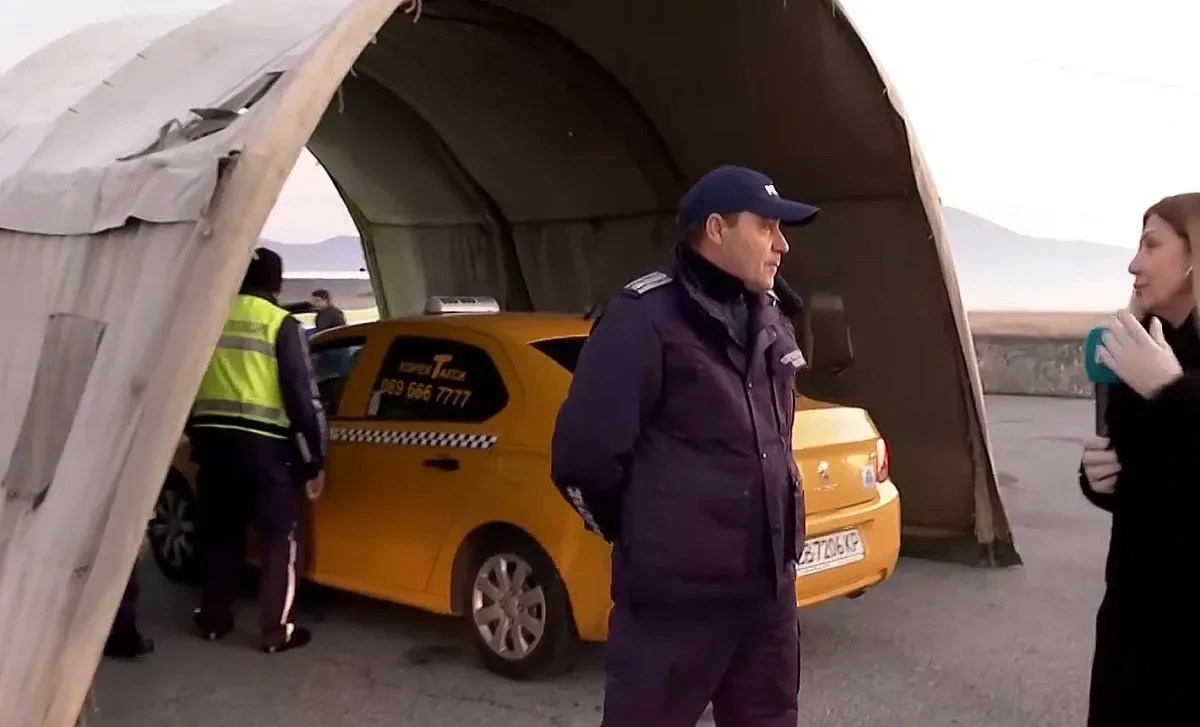 Шофьорите в шах! Полицията ги вкарва в палатки за проверка