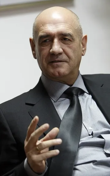 Зад сливането на болници прозират икономически игри