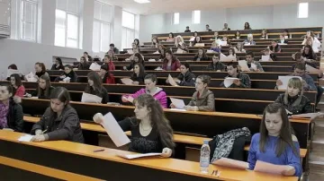 Утвърдиха таксите за кандидатстване във ВУЗ-овете