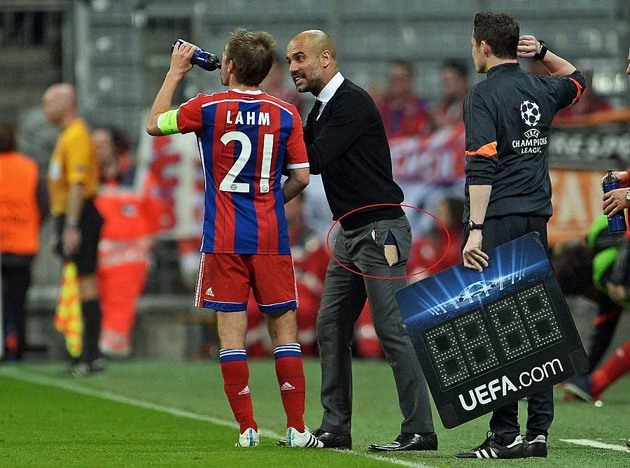 Освен защитата на "Порто" Гуардиола разпра и панталоните 