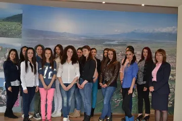 Претендентките за короната  на „Царица Роза“ вече са на старта