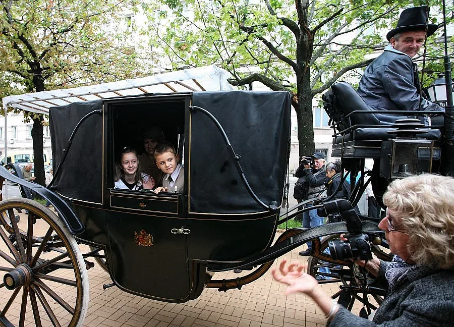 Хлапета с уроци до "Златната каляска"