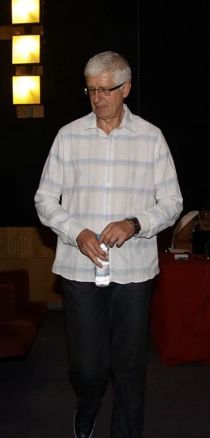 Румен Овчаров съди Яне Янев за клевета