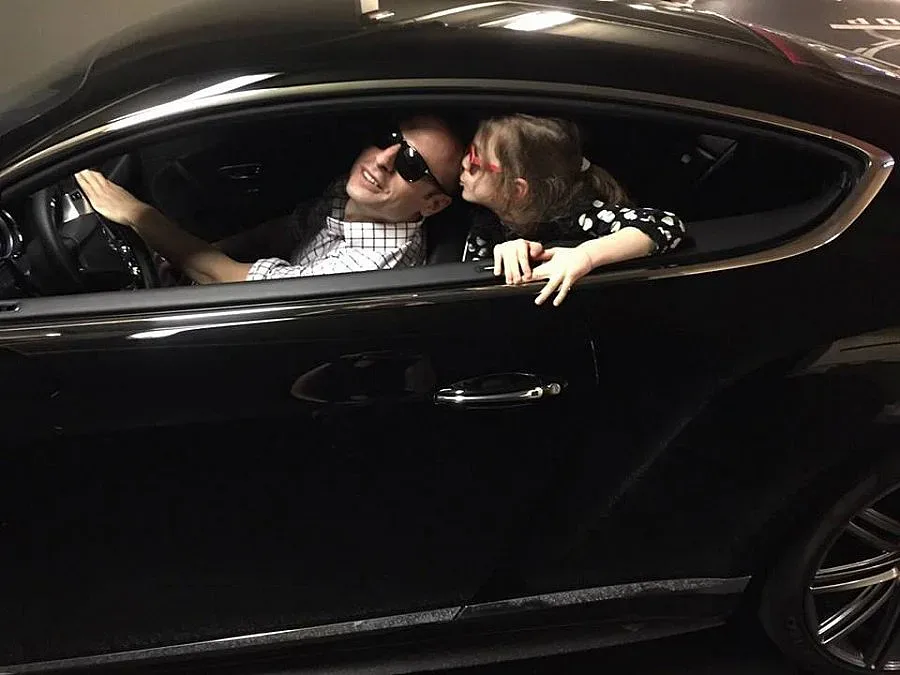 Целувката на Деа дава сили на Бербо