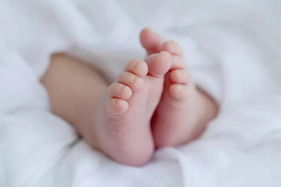 Намериха семейство на пеленачето Лора