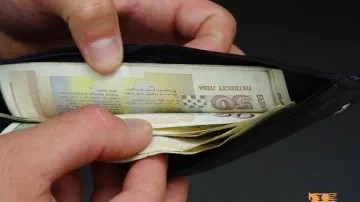 Пенсионер намери портфейл и го върна