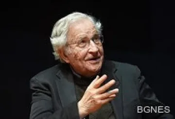 Чомски: Светът се  втурва към бездна