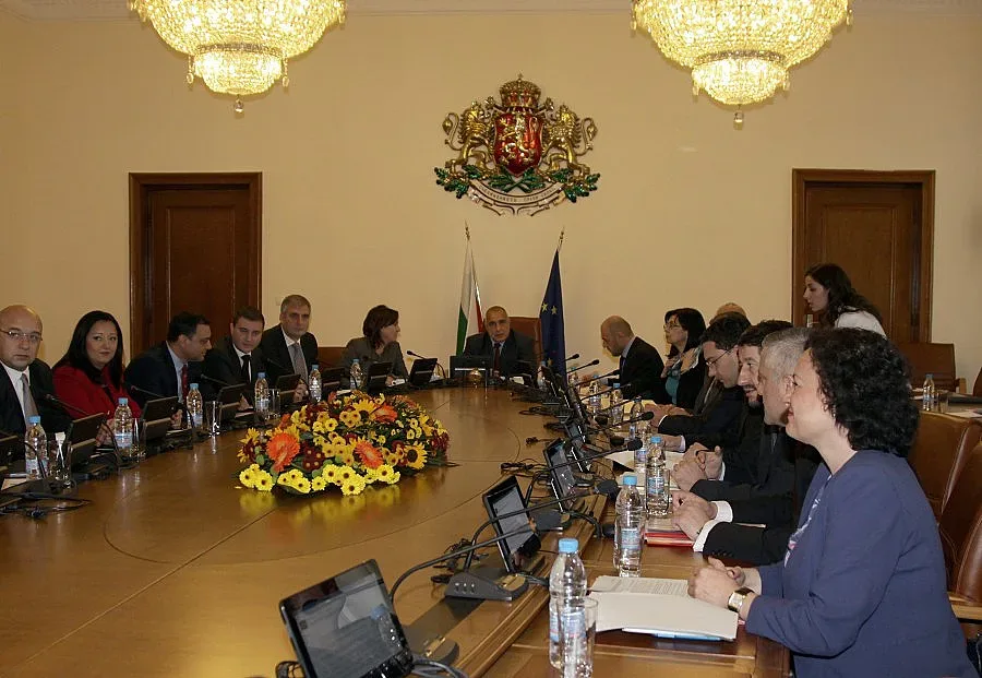 Магистрали и култура вдигат рейтинга на кабинета (ОБЗОР)