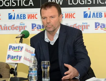 Стойчо бил верен за Е10 000 на месец (ОБЗОР)