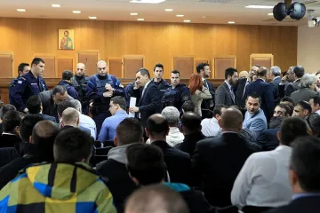 Тръгна процесът срещу "Златна зора"