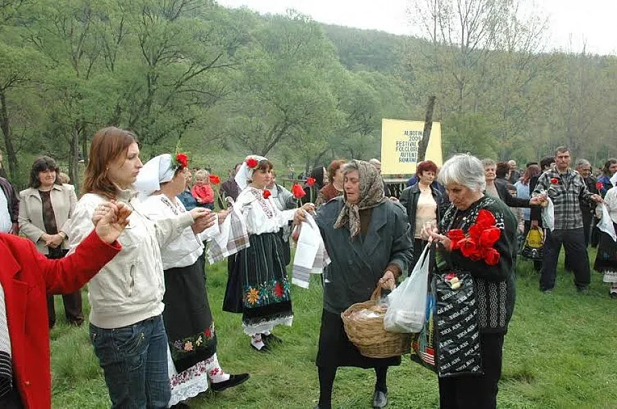 Хорото на мъртвите праща душите в рая