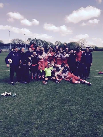 Титла без шампанско за Митов в Англия