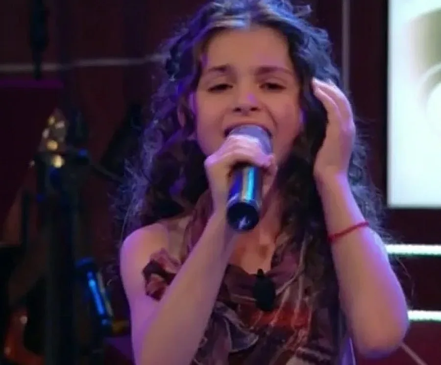 Крисия изпя песен на Канзас (ВИДЕО)