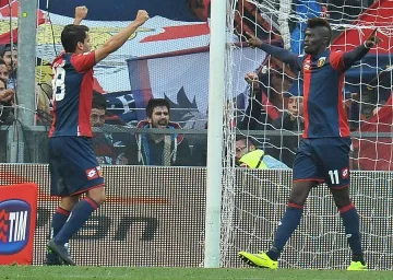 Тифози раздаваха шамари в "Каляри"