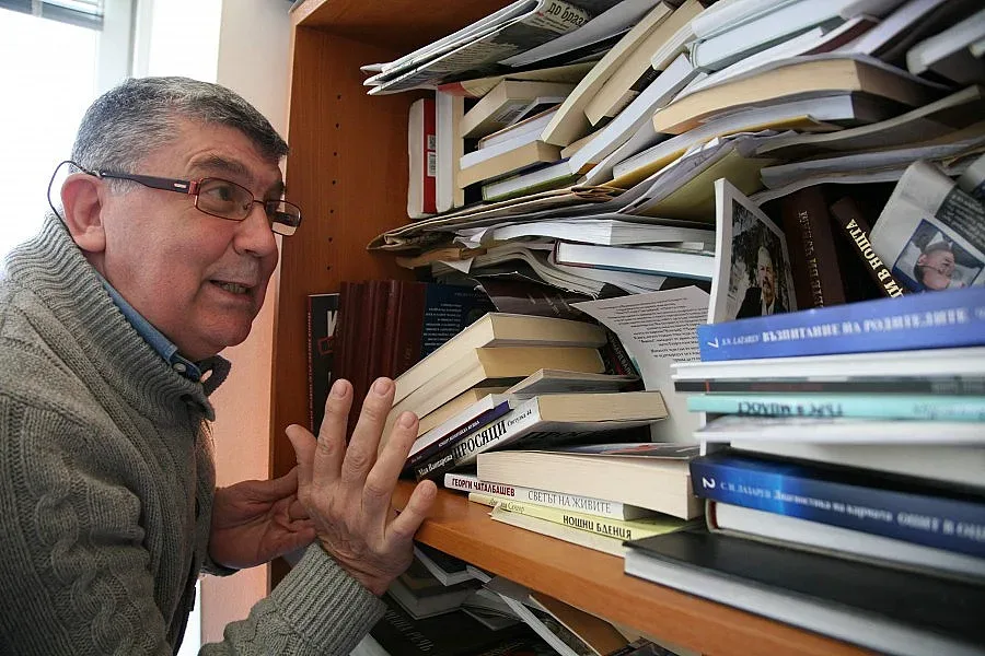 Маскарадът на маскарите - сюжет без край